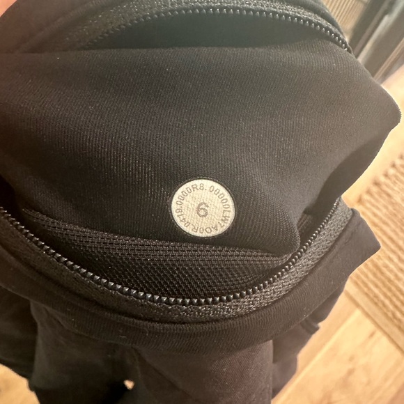 Lululemon Speed Up Short 2.5” - Picture 4 of 4